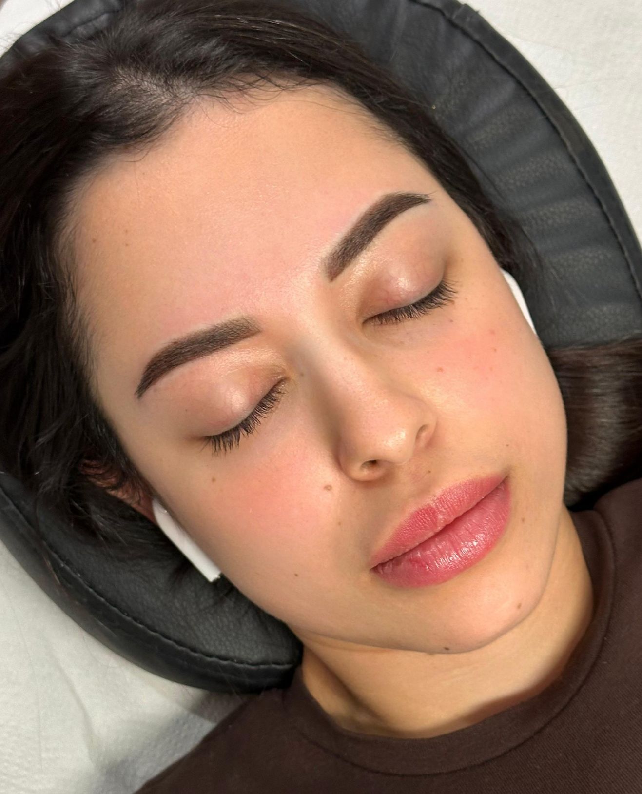 Sombreado de cejas con henna